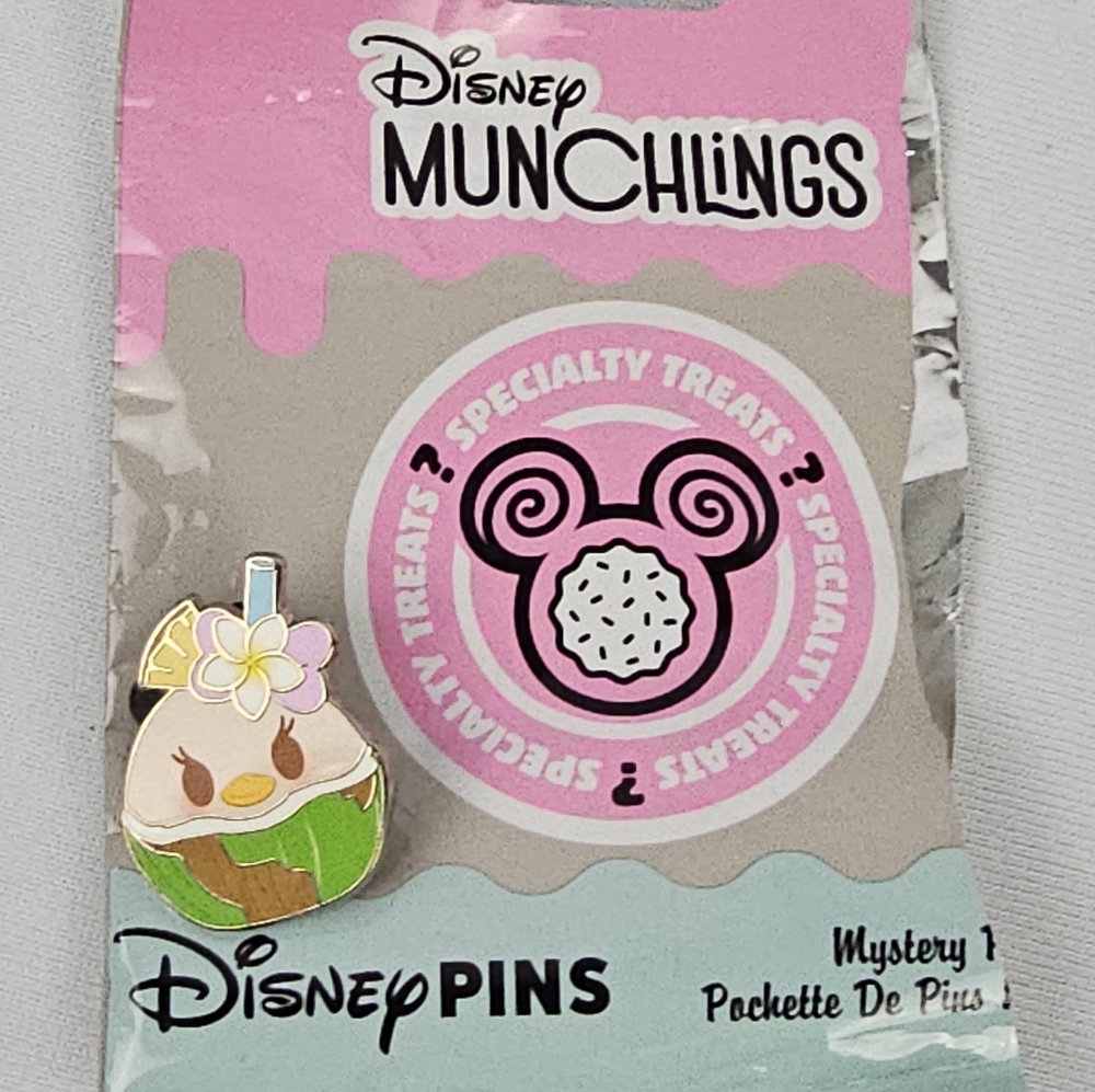 Disney Munchlings Series 2 Dasiy Fresh Coconut Water Pin